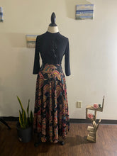 Load image into Gallery viewer, Jackeline Paisley Maxi skirt
